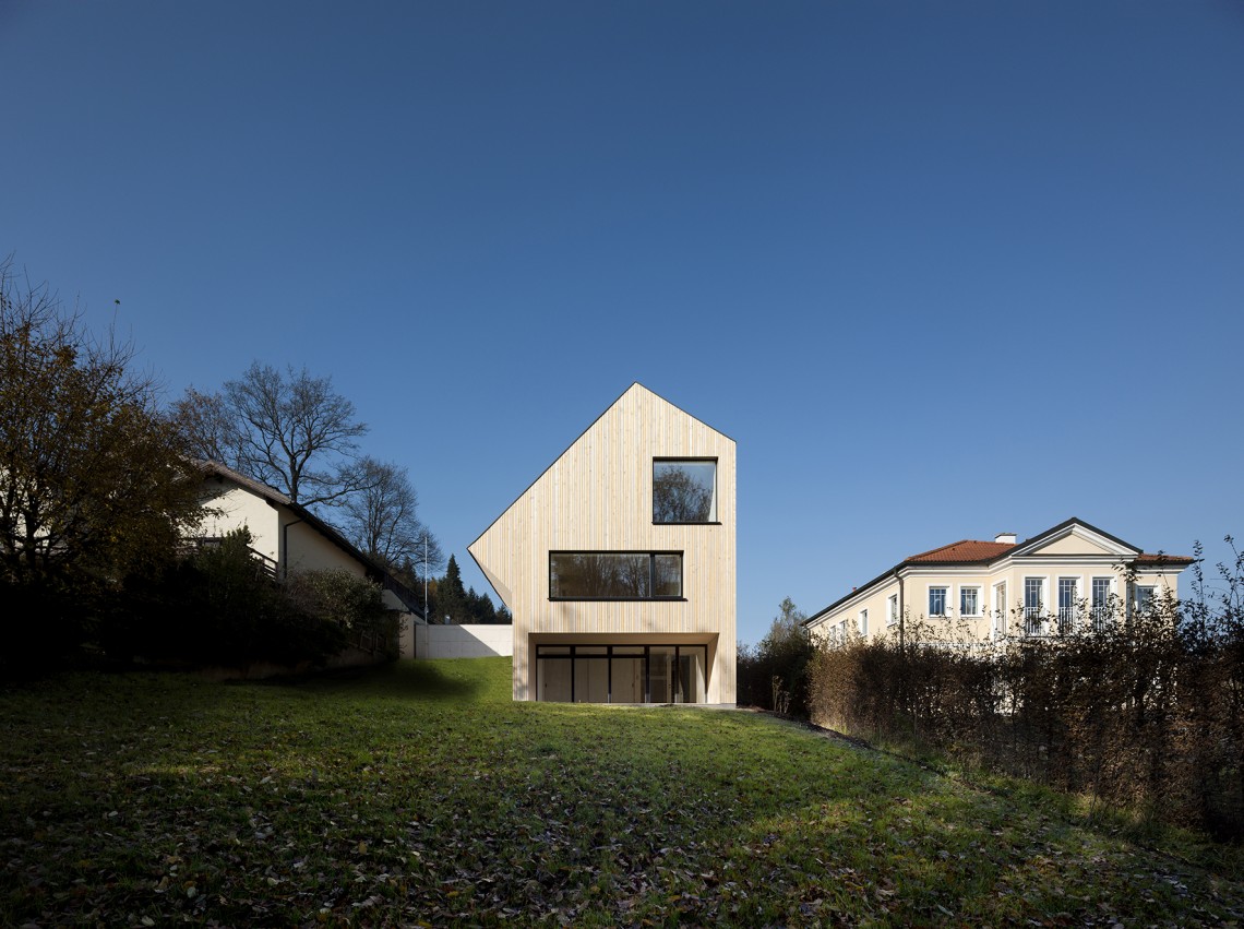 Sunlighthouse&#x20;in&#x20;Pressbaum&#x20;-&#x20;Foto&#x20;Seitenansicht&#x20;