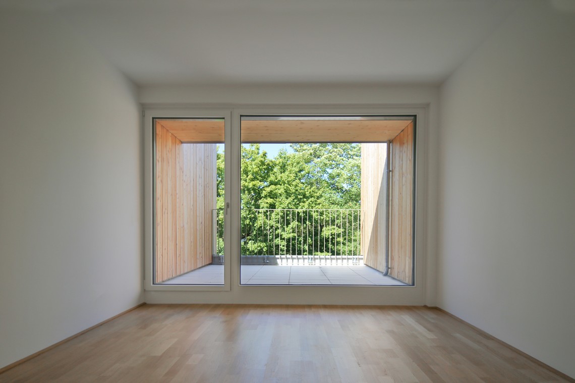 Wohnanlage&#x20;Breitenfurter&#x20;Stra&#x00DF;e&#x20;in&#x20;Wien&#x20;-&#x20;Innenraum&#x20;mit&#x20;Ausblick