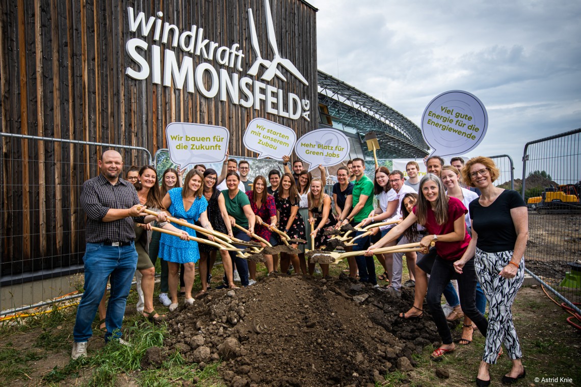 Juri&#x20;Troy&#x20;Windkraft&#x20;Simonsfeld&#x20;B&#x00FC;roerweiterung