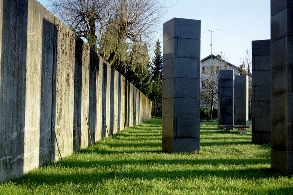 Urnenstelen&#x20;am&#x20;Friedhof&#x20;in&#x20;H&#x00F6;rbranz&#x20;-&#x20;Ansicht