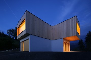 TROY Y-HAUS