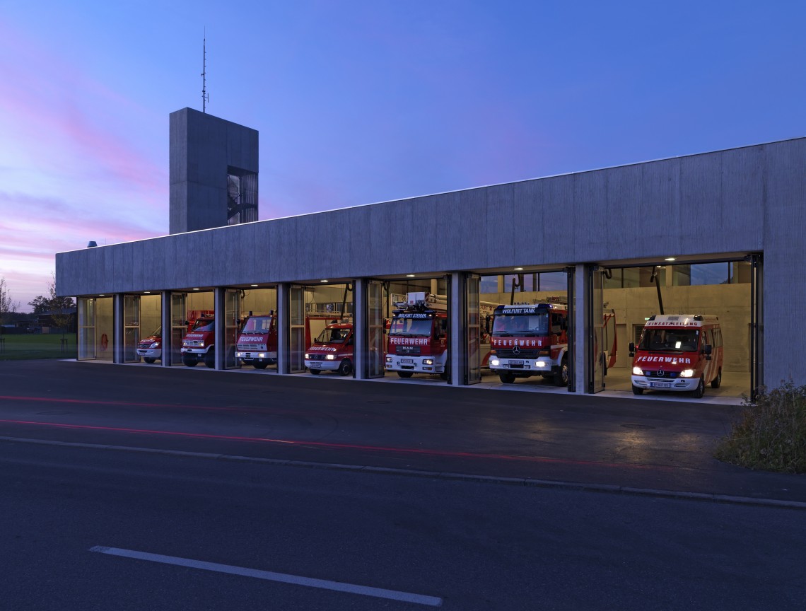 Feuerwehrhaus&#x20;in&#x20;Feldkirch&#x20;-&#x20;Anischt&#x20;Fahrzeughalle